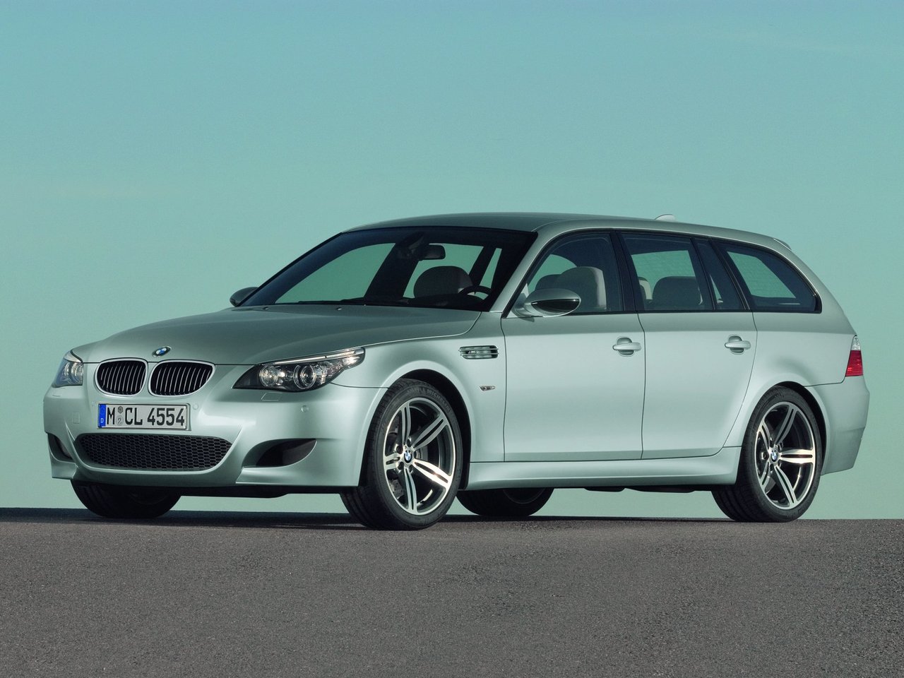 BMW M5 IV E60/E61 (5-дверный универсал, 2004-2010)