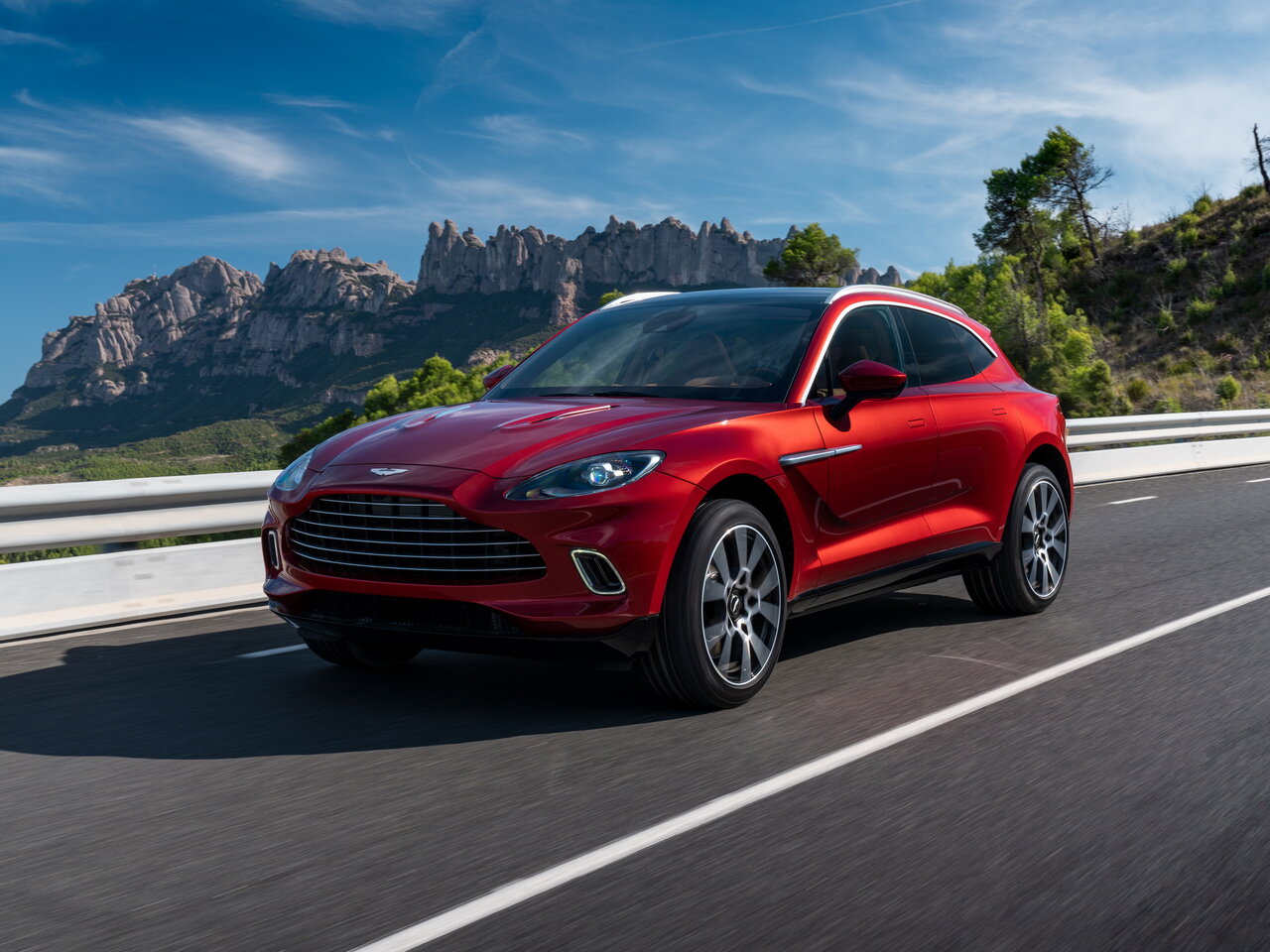 Aston Martin DBX I (Внедорожник 5 дверей, 2019-н.в.)