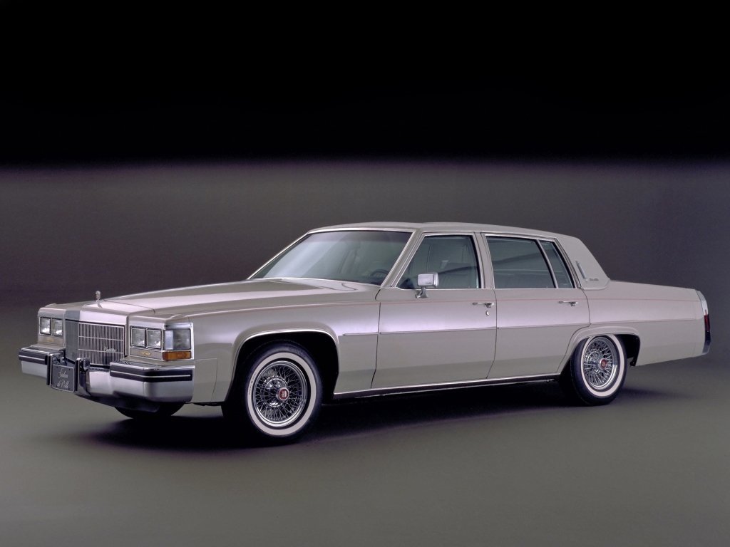 Cadillac De Ville V (Седан, 1977-1984)