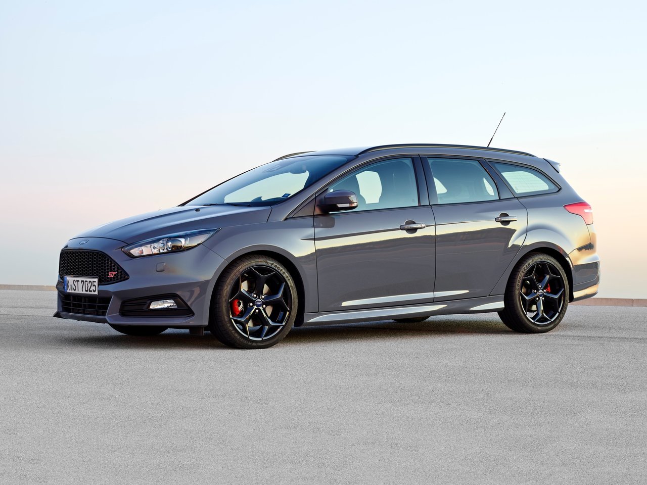 Ford Focus ST III Рестайлинг (5-дверный универсал, 2014-н.в.)