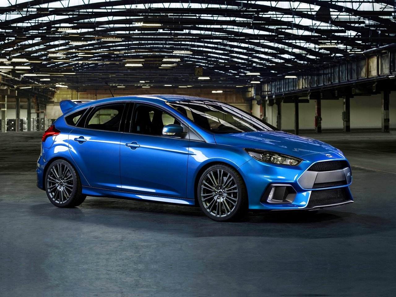 Ford Focus RS III (Хэтчбек 5 дверей, 2016-н.в.)