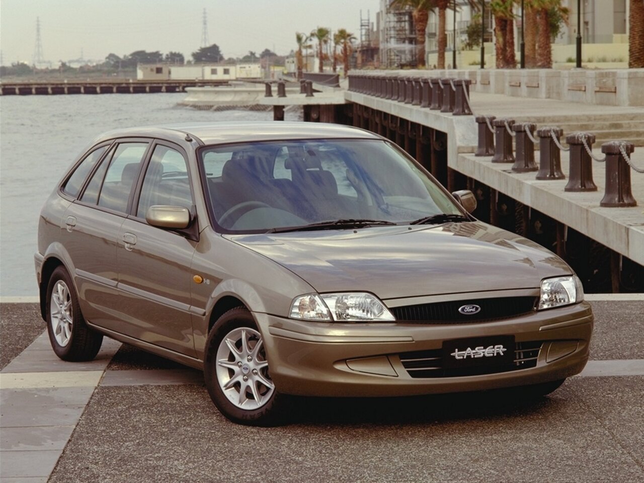 Ford Laser IV (Хэтчбек 5 дверей, 1994-2003)
