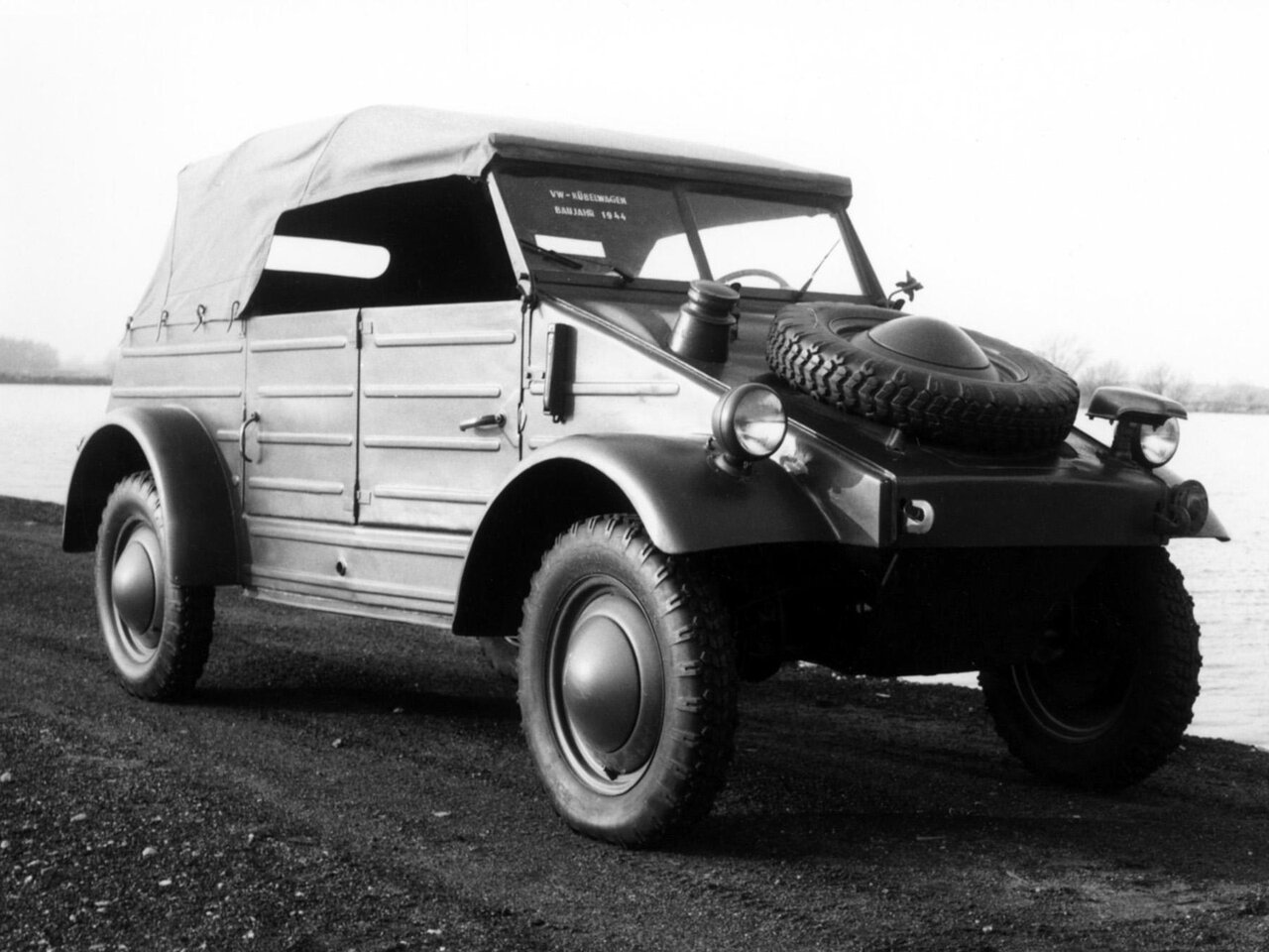 Volkswagen Type 82 			 , 1940-1945) (Внедорожник (открытый верх), 1940-1945)