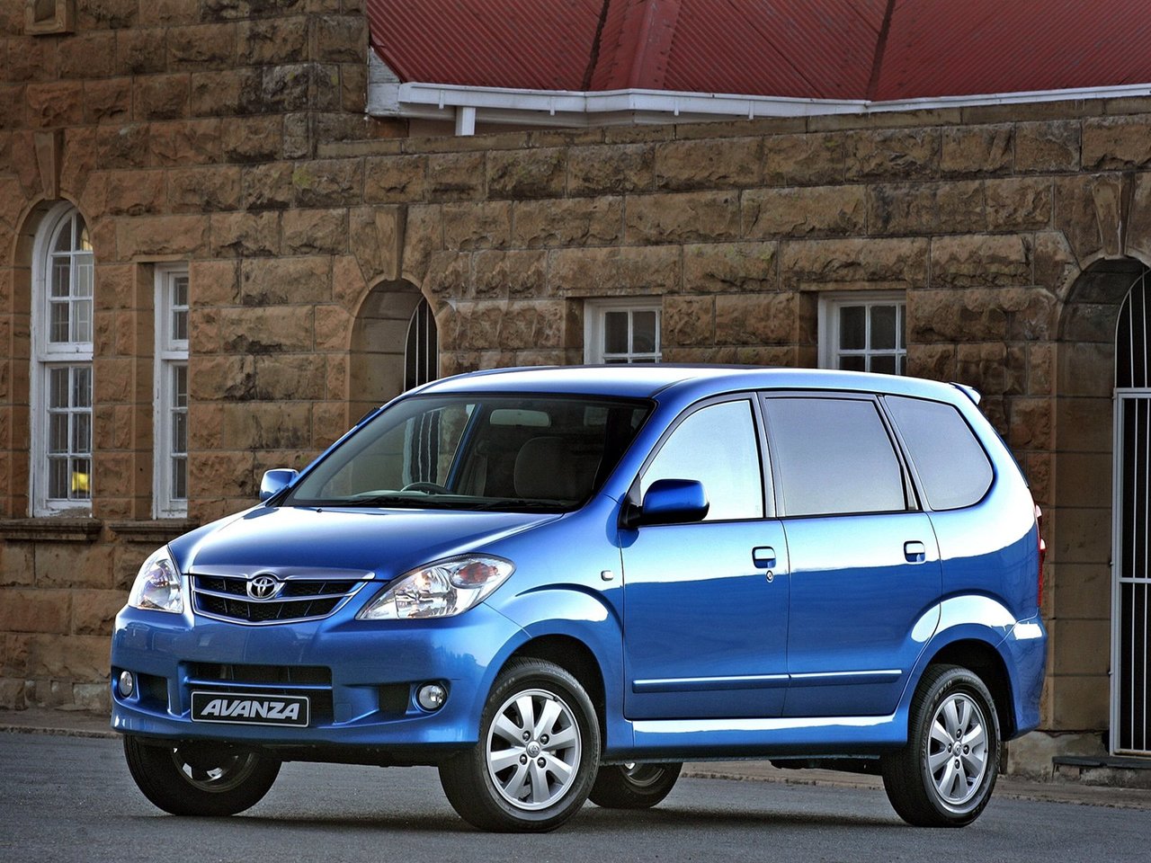 Toyota Avanza I (Минивэн, 2006-2011)