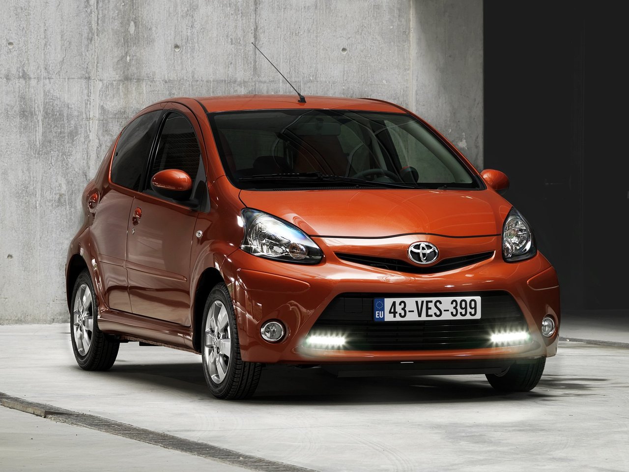 Toyota Aygo I Рестайлинг 2 (Хэтчбек 5 дверей, 2012-2014)
