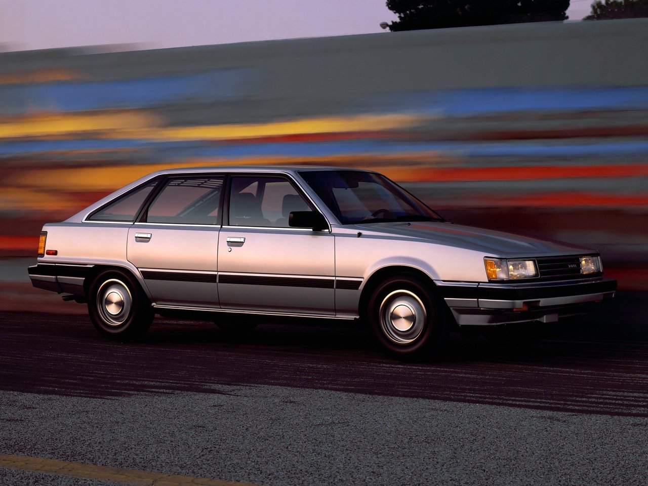 Toyota Camry I V10 (Лифтбек, 1983-1988)