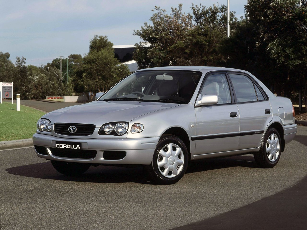 Toyota Corolla VIII E110 Рестайлинг (Седан, 1999-2002)