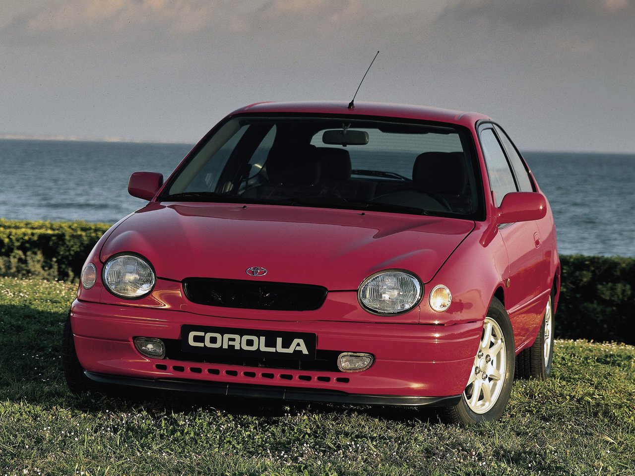 Toyota Corolla VIII E110 (Хэтчбек 3 двери, 1995-2002)
