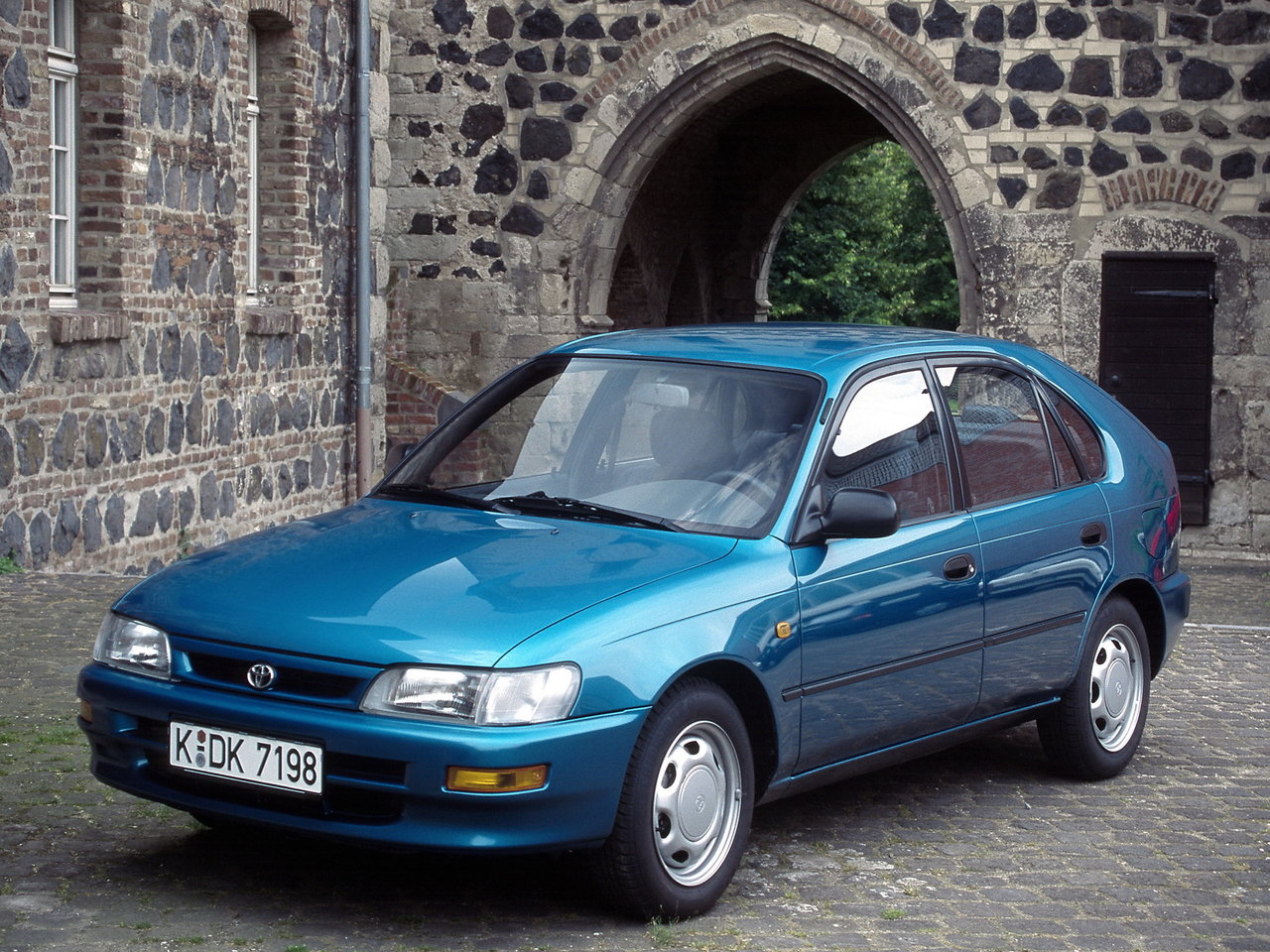 Toyota Corolla VII E100 (Хэтчбек 5 дверей, 1991-2000)