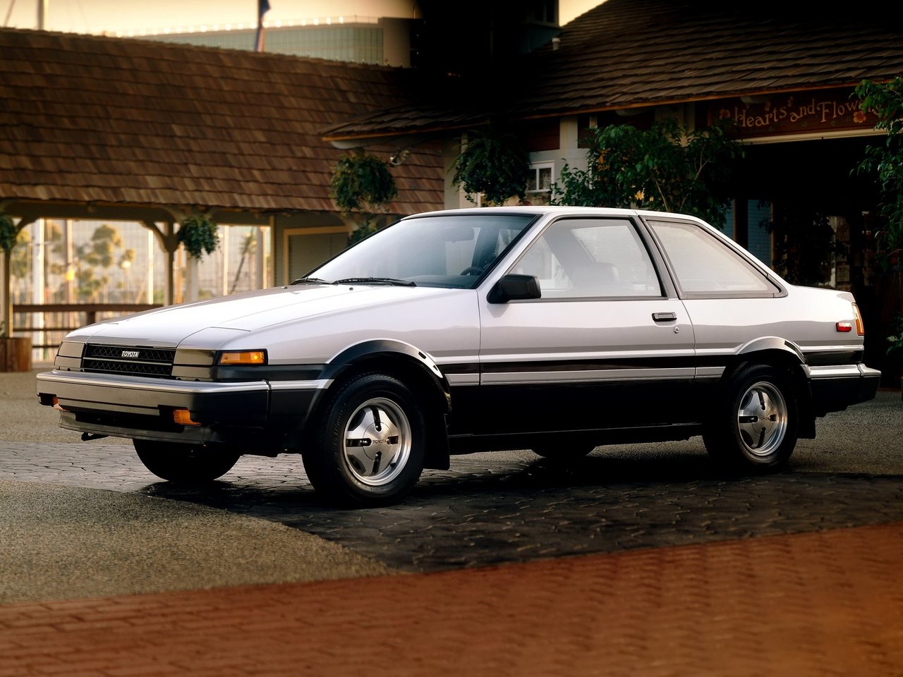 Toyota Corolla V E80 (Купе, 1983-1988)