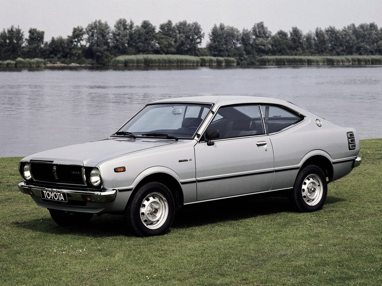 Toyota Corolla III E30, E40, E50, E60 (Лифтбек, 1972-1980)