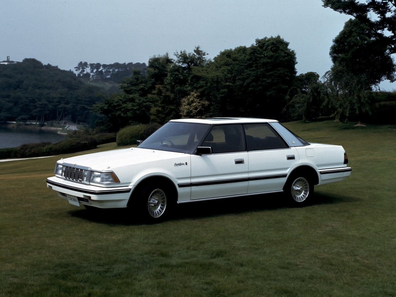 Toyota Crown VII S120 (Седан, 1983-1987)