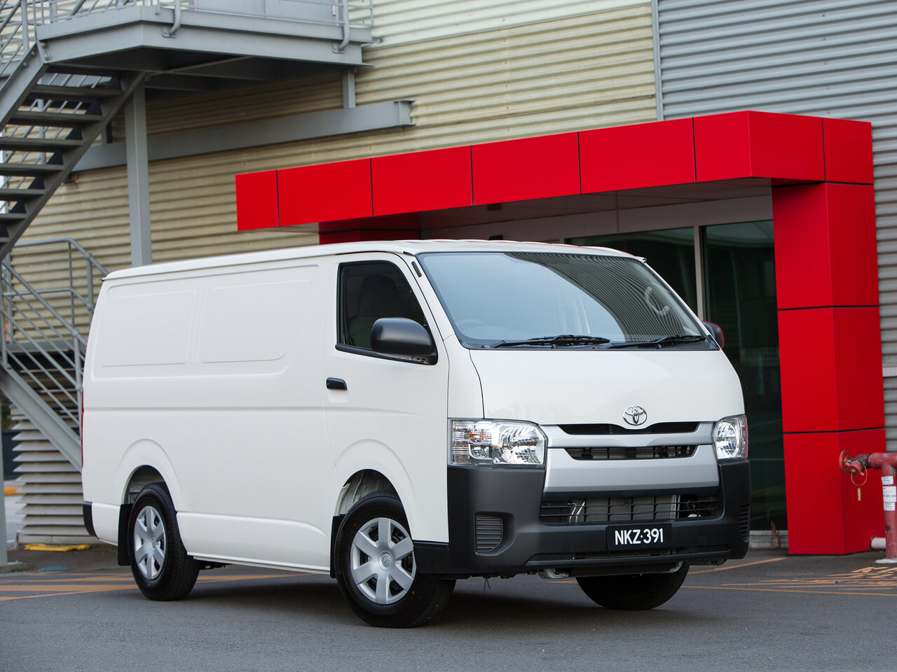 Toyota HiAce H200 Рестайлинг (Фургон, 2010-н.в.)