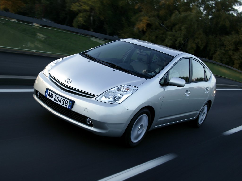 Toyota Prius II NHW20 (Хэтчбек 5 дверей, 2003-2009)