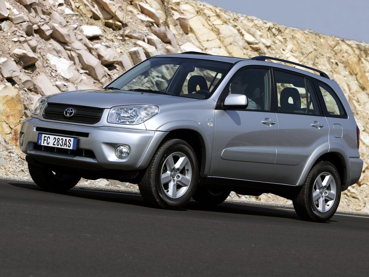 Toyota RAV 4 II XA20 Рестайлинг (Внедорожник 5 дверей, 2003-2006)