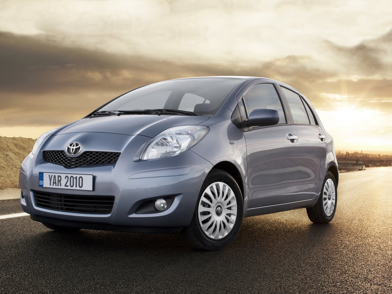 Toyota Yaris II Рестайлинг (Хэтчбек 5 дверей, 2009-2012)