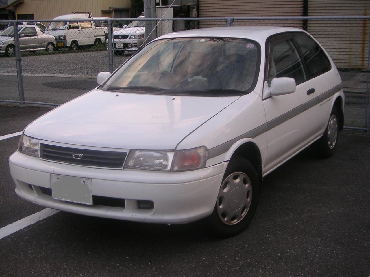 Toyota Corsa V L50 Рестайлинг (Хэтчбек 3 двери, 1997-1999)