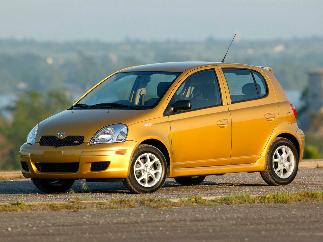 Toyota Echo (Хэтчбек 5 дверей, 1999-2005)