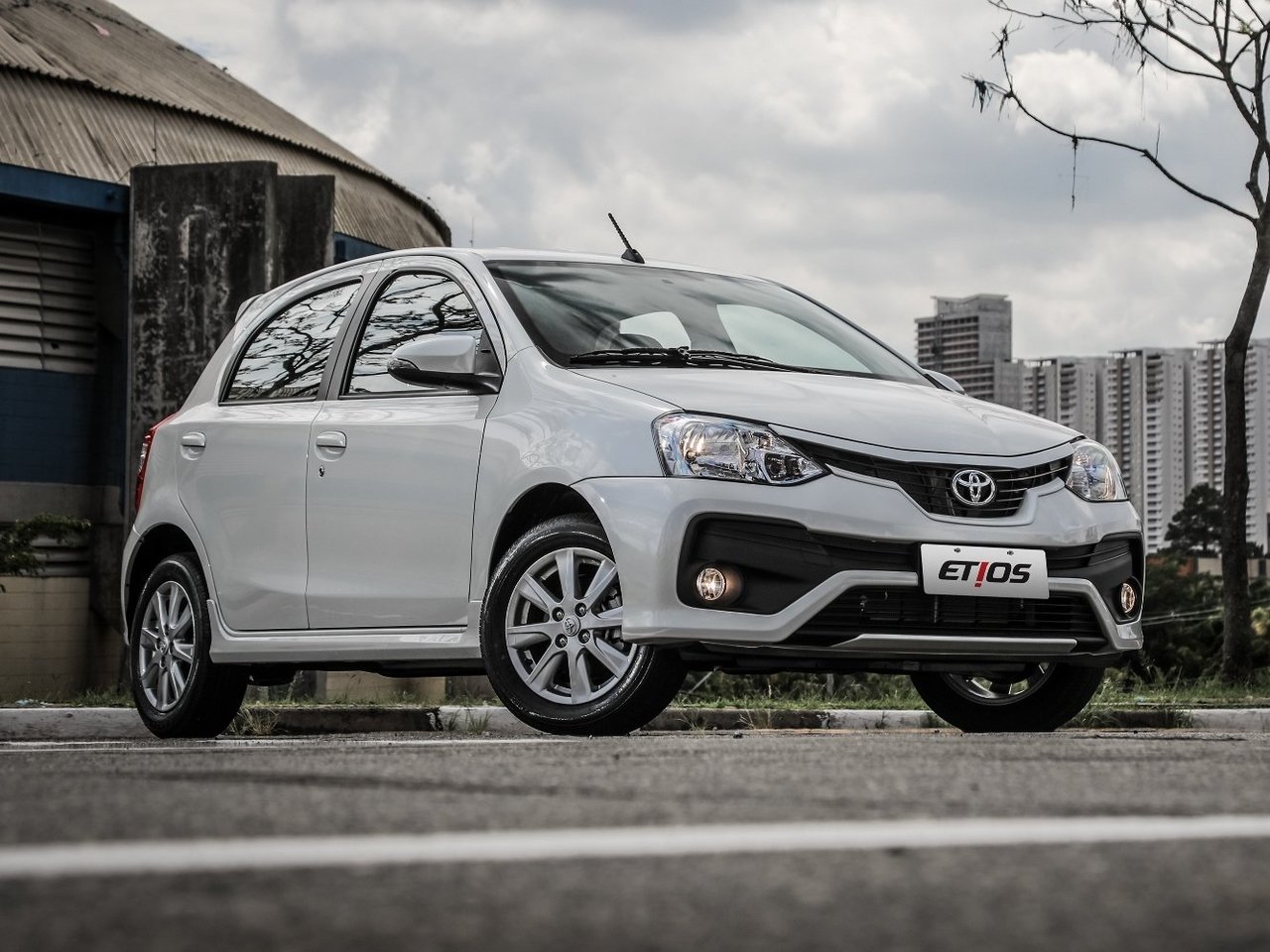 Toyota Etios I Рестайлинг (Хэтчбек 5 дверей, 2016-2021)