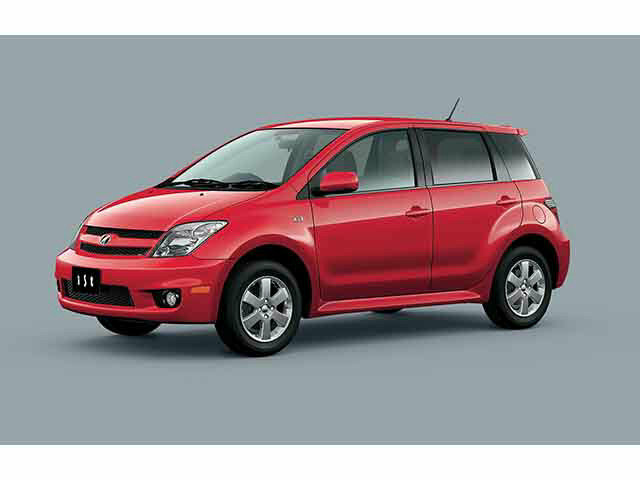 Toyota Ist I Рестайлинг (Хэтчбек 5 дверей, 2005-2007)
