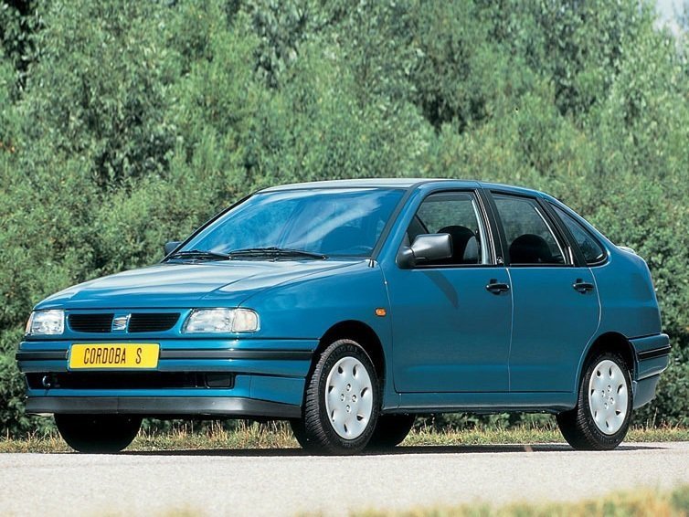 SEAT Cordoba I (Седан, 1993-1999)