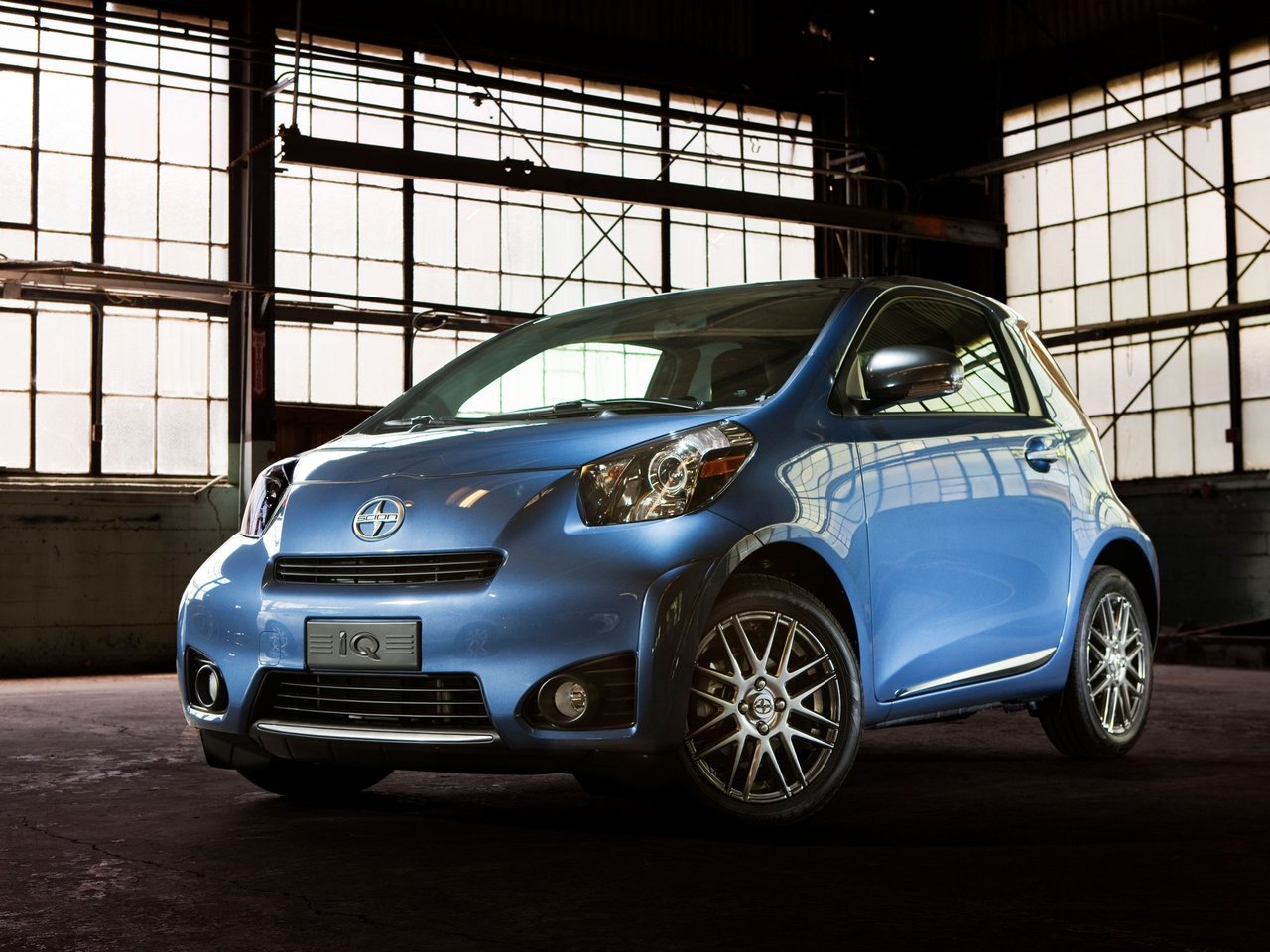 Scion iQ (Хэтчбек 3 двери, 2011-2016)