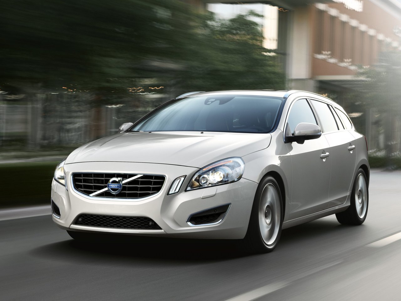 Volvo V60 I (5-дверный универсал, 2010-2013)