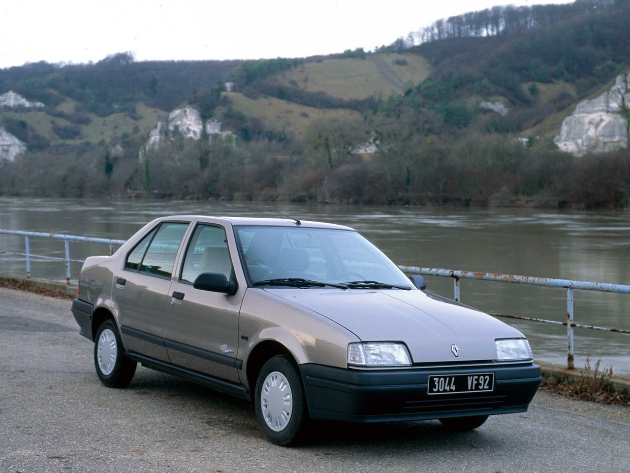 Renault 19 I (Седан, 1988-1992)