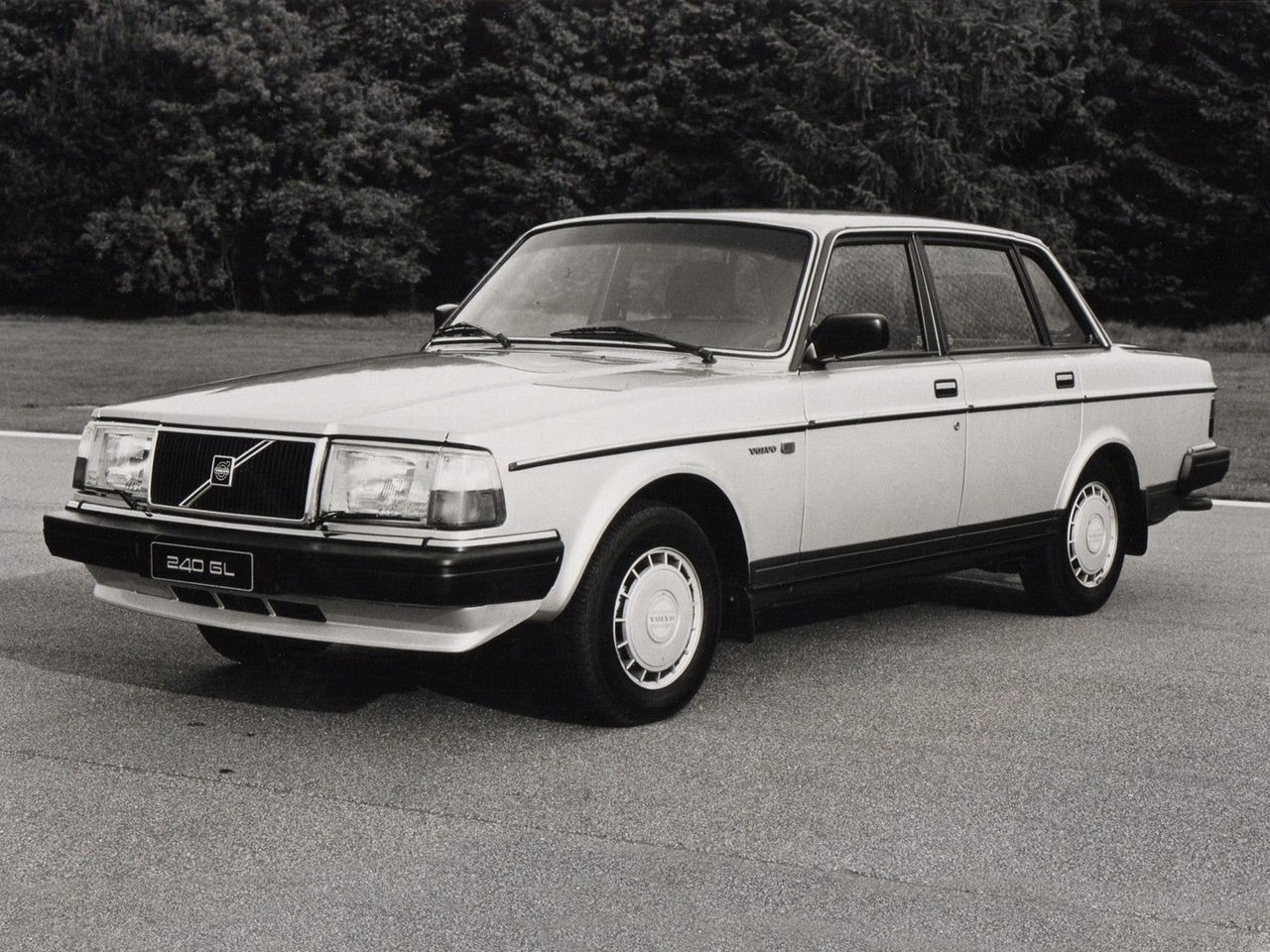 Volvo 240 Series (Седан, 1974-1993)