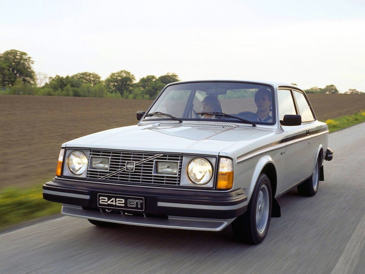 Volvo 240 Series (Седан 2 двери, 1974-1993)