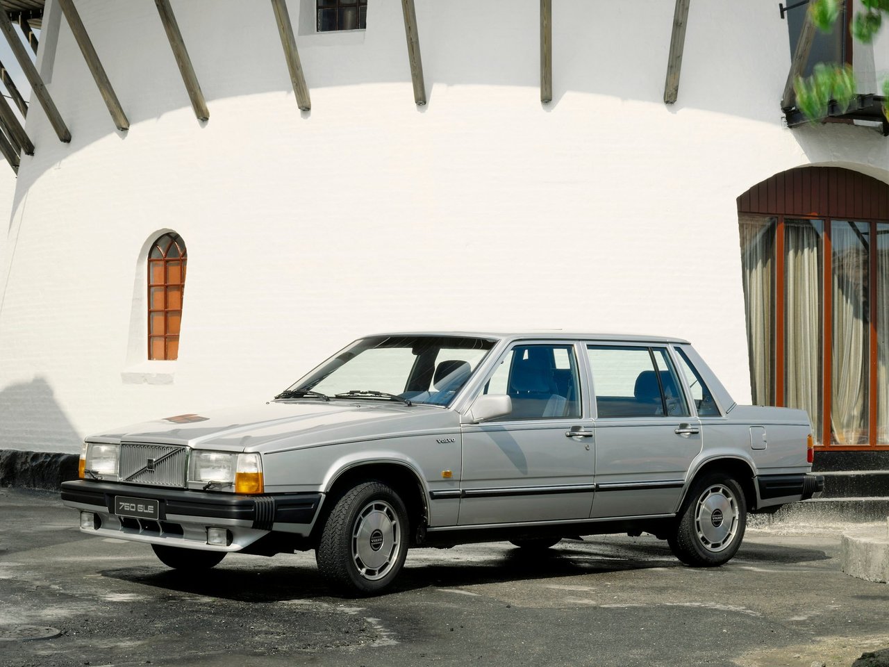 Volvo 760 (Седан, 1982-1992)
