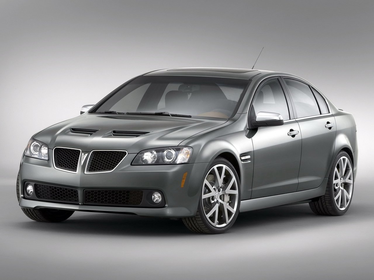 Pontiac G8 (Седан, 2007-2009)