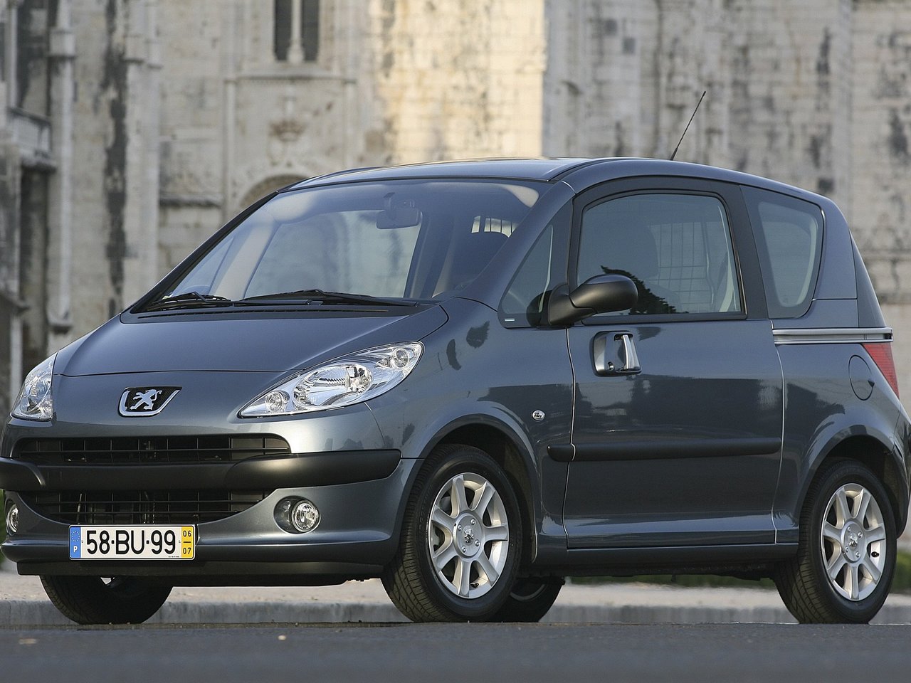 Peugeot 1007 (Хэтчбек 3 двери, 2005-2009)
