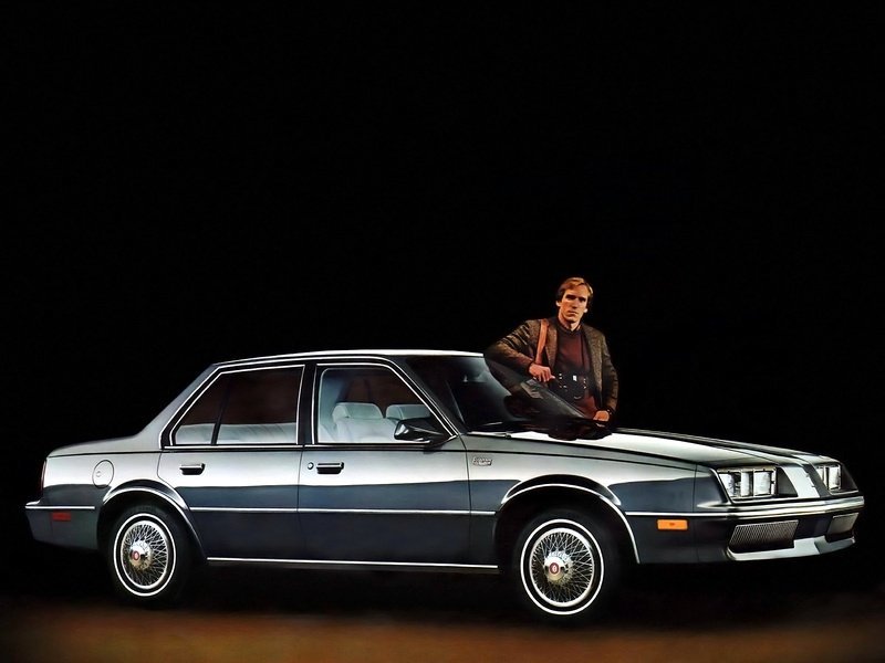 Oldsmobile Firenza I (Седан, 1982-1988)