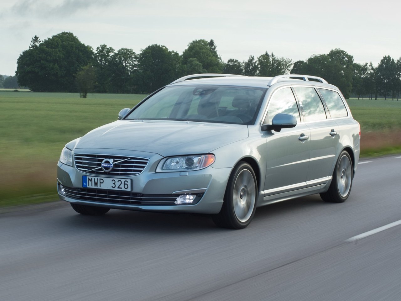 Volvo V70 III Рестайлинг (5-дверный универсал, 2013-н.в.)