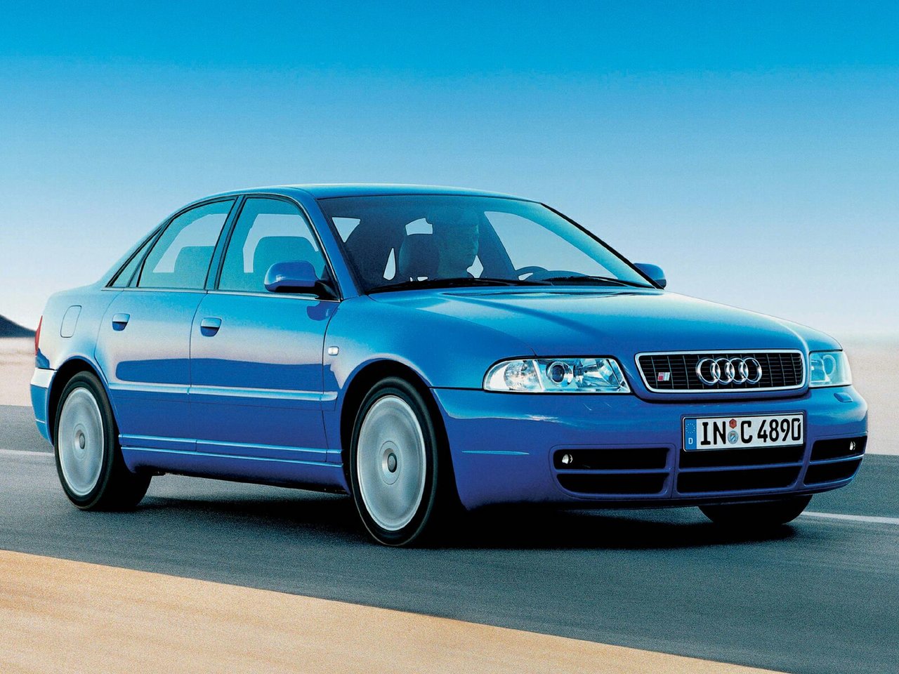 Audi S4 I B5 (Седан, 1997-2001)