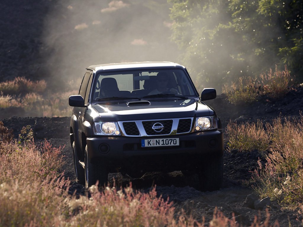 Nissan Patrol V Y61 Рестайлинг (Внедорожник 3 двери, 2004-2010)