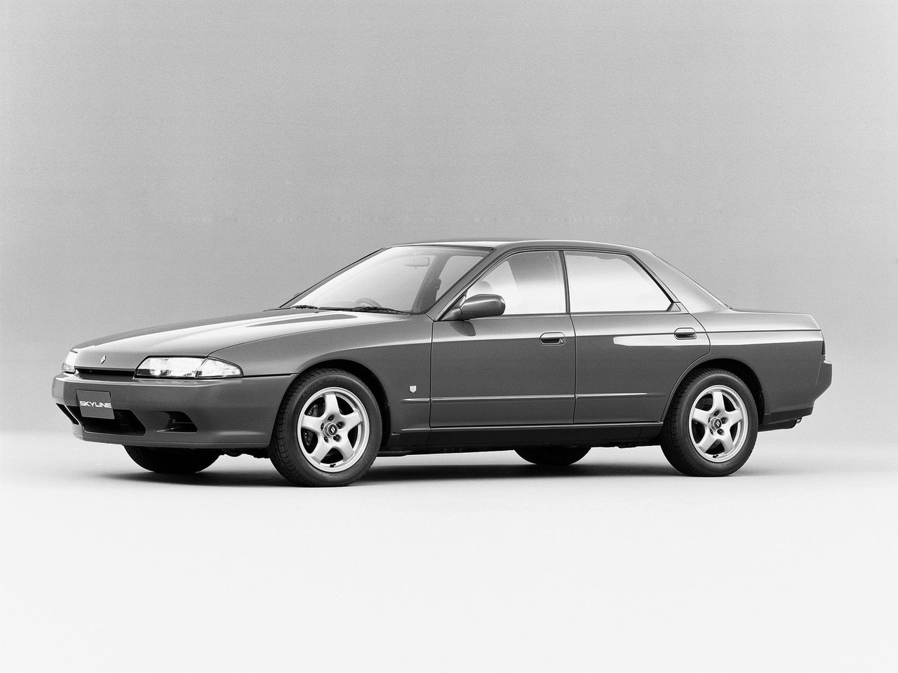 Nissan Skyline VIII R32 (Седан, 1989-1994)