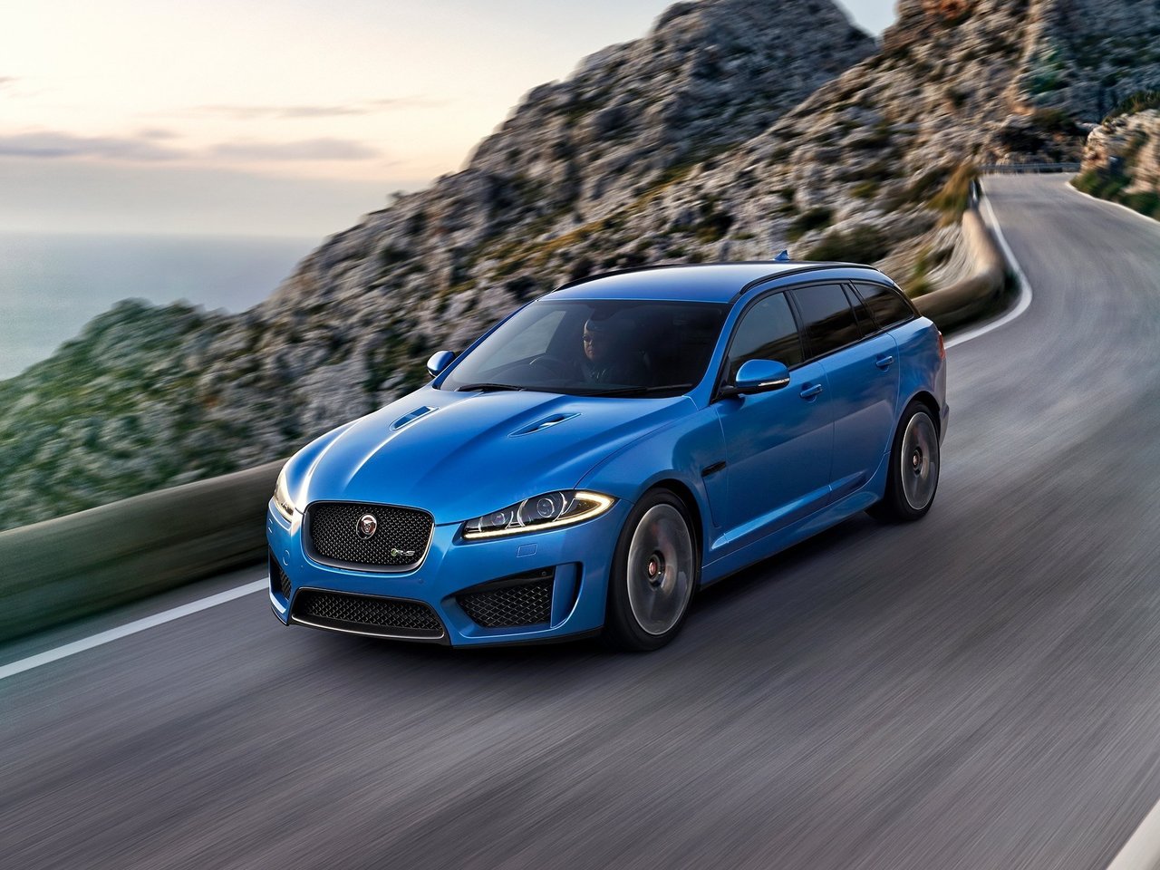 Jaguar XFR I Рестайлинг (5-дверный универсал, 2011-н.в.)