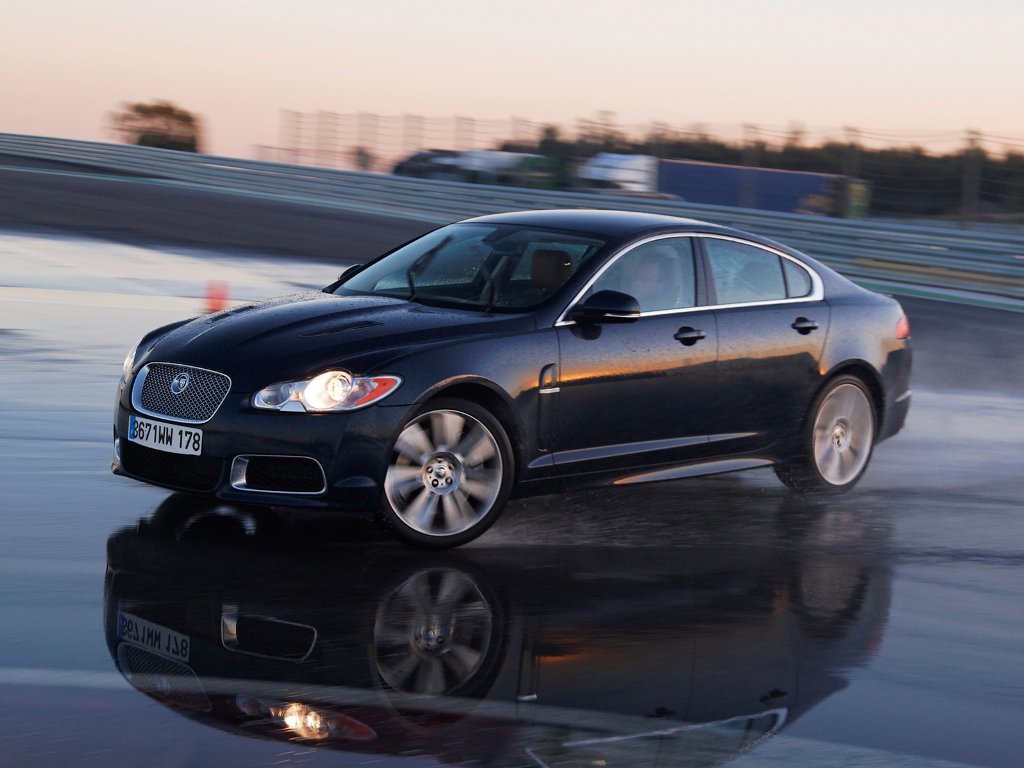 Jaguar XFR I (Седан, 2009-2011)