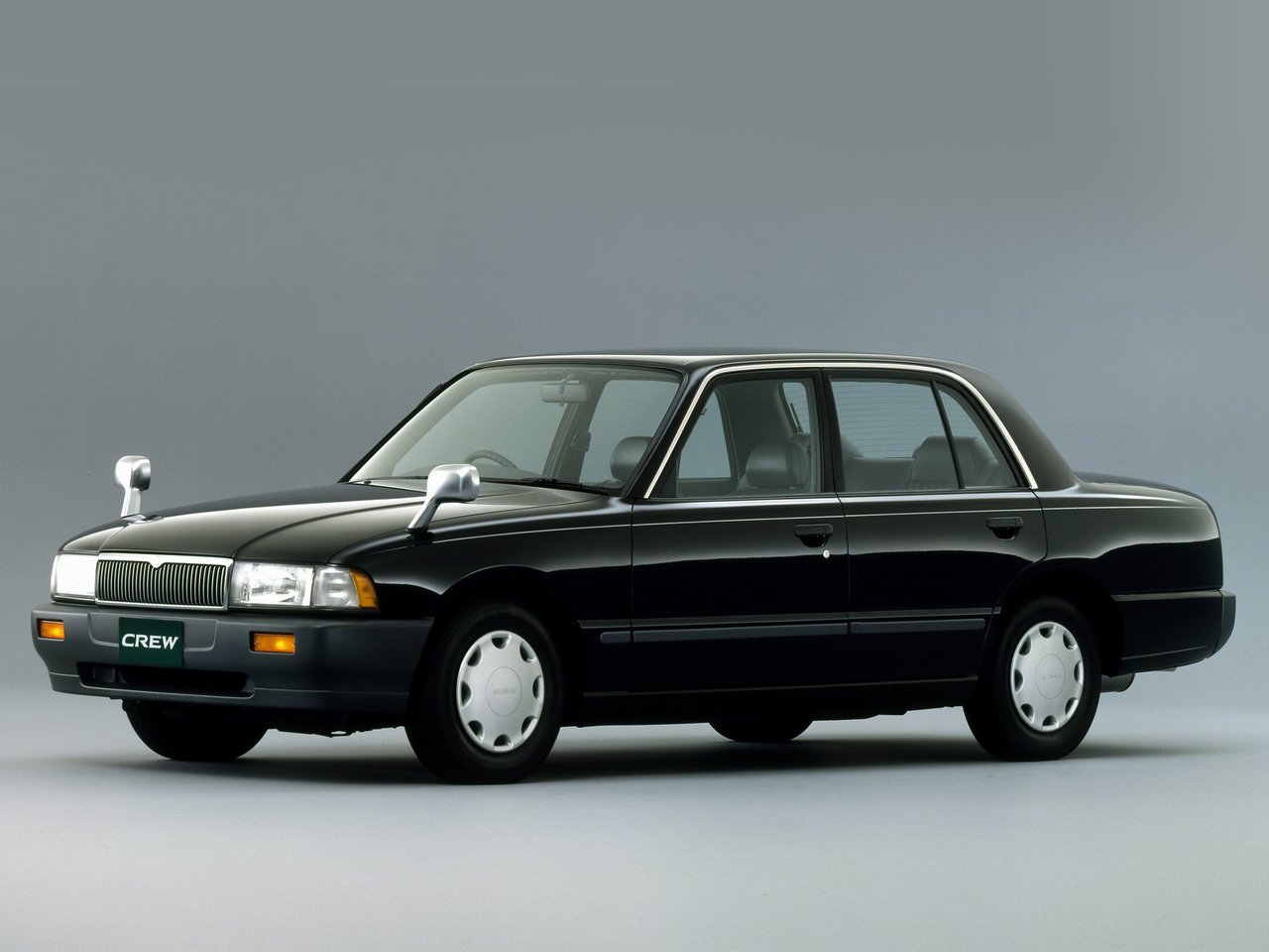 Nissan Crew (Седан, 1993-2009)