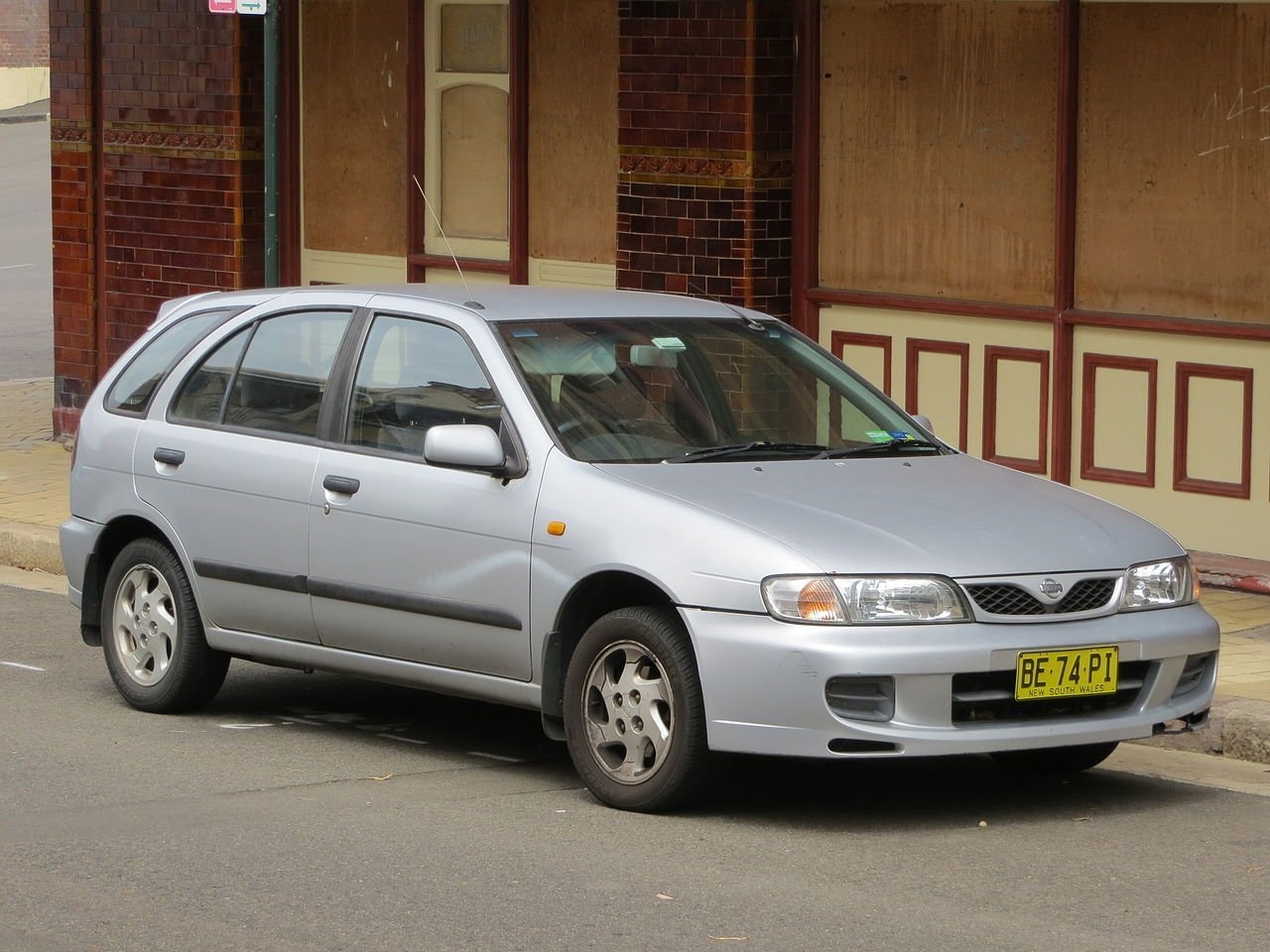 Nissan Pulsar V N15 (Хэтчбек 5 дверей, 1995-2000)