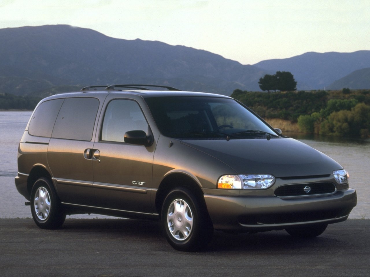 Nissan Quest II (Минивэн, 1999-2002)