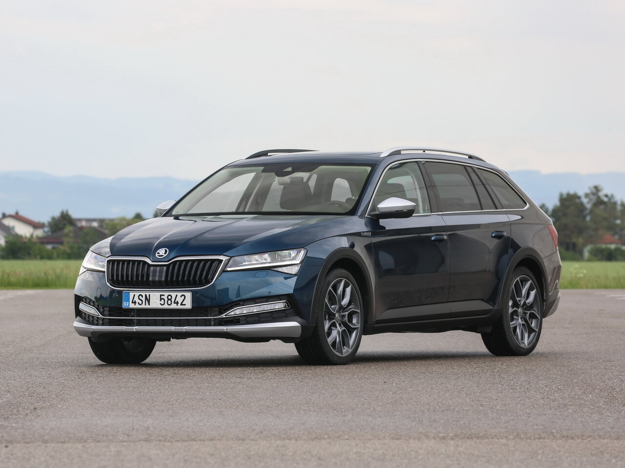 Skoda Superb III Рестайлинг (5-дверный универсал, 2019-н.в.)