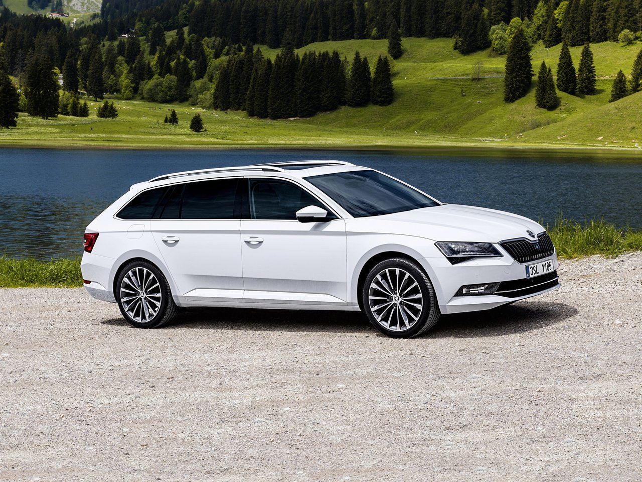 Skoda Superb III (5-дверный универсал, 2015-н.в.)