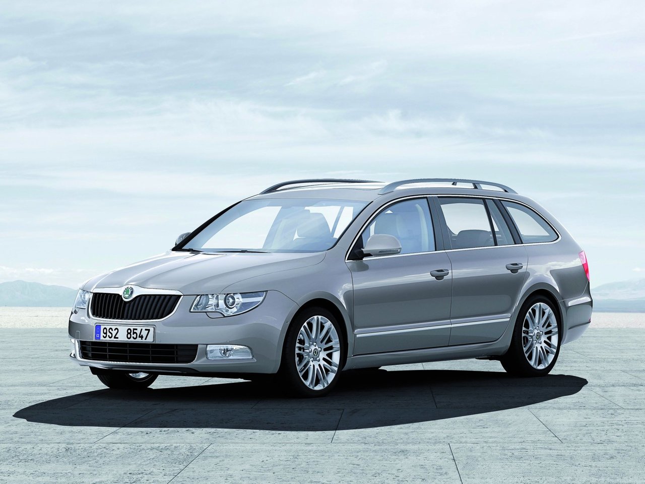 Skoda Superb II (5-дверный универсал, 2008-2013)