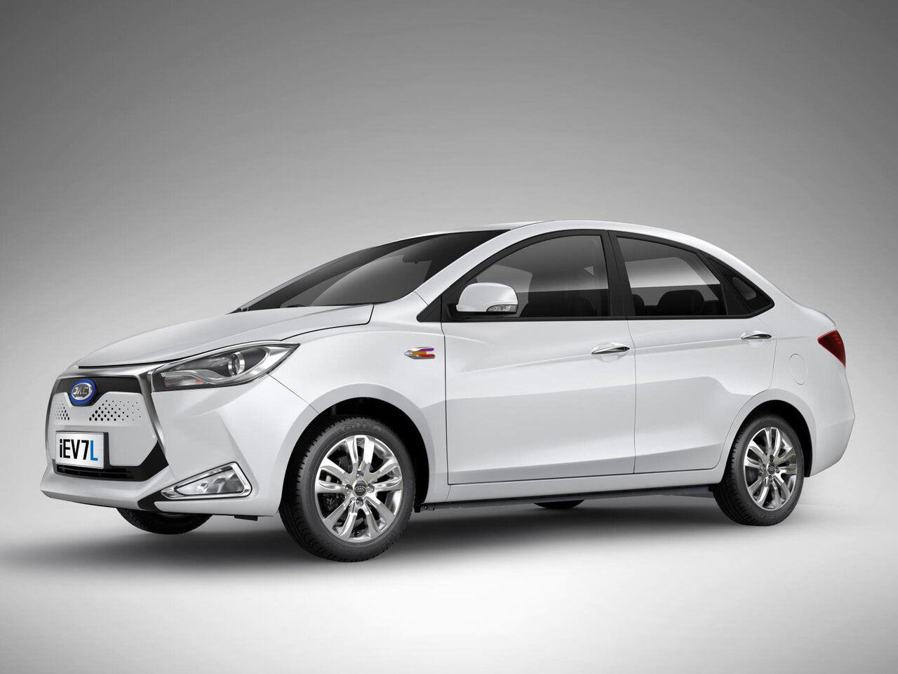 JAC iEV7L I (Седан, 2017-н.в.)