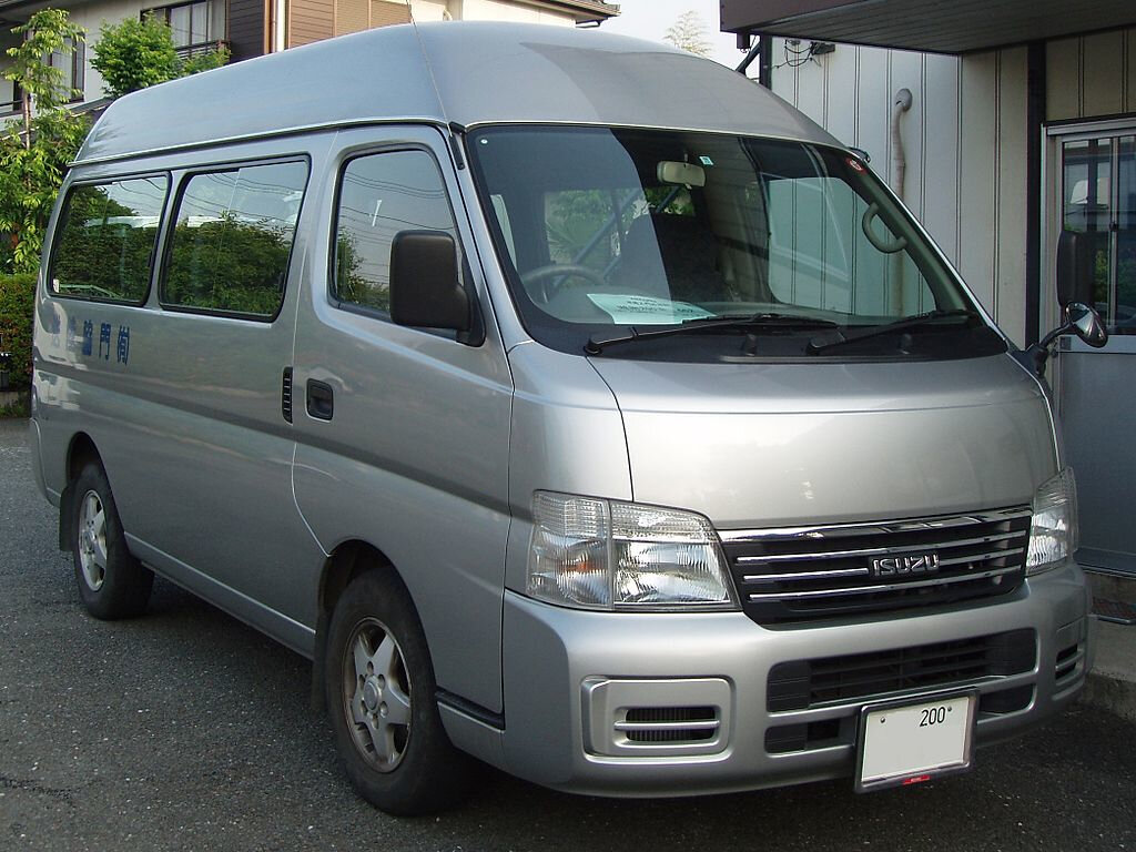 Isuzu Fargo E25 (Минивэн, 2001-2002)