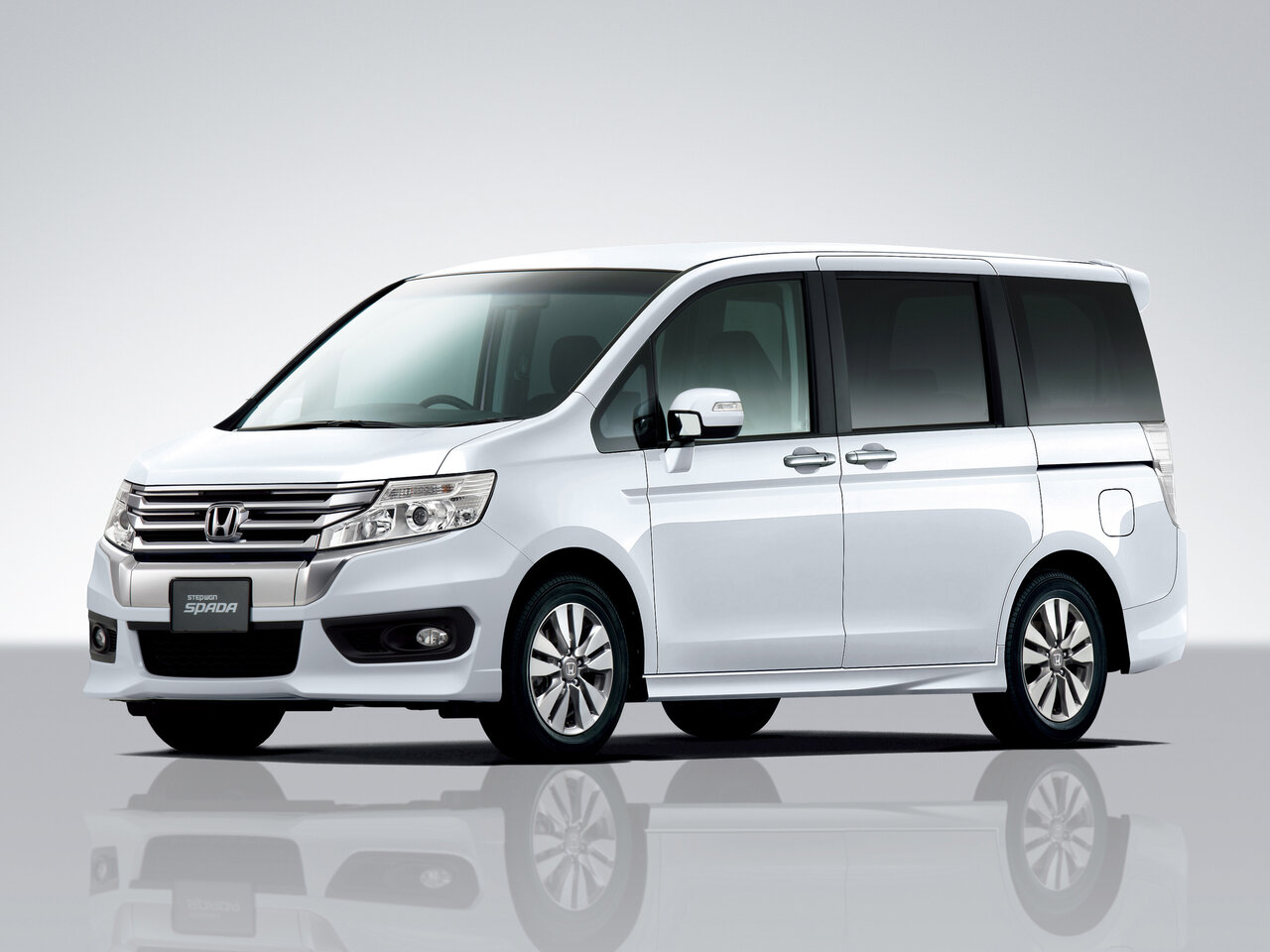 Honda Stepwgn IV Рестайлинг (Минивэн, 2012-2015)