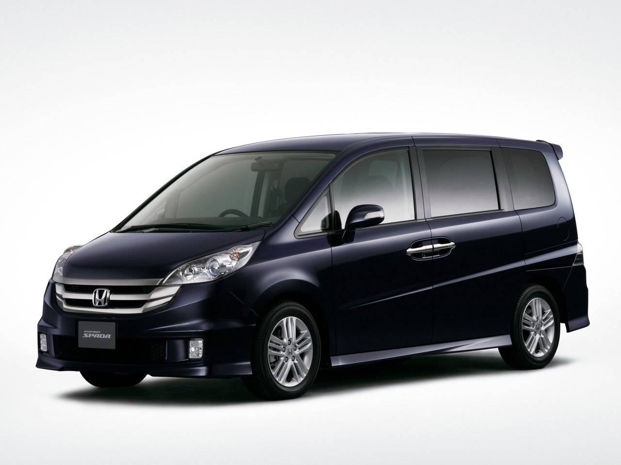 Honda Stepwgn III (Компактвэн, 2005-2009)